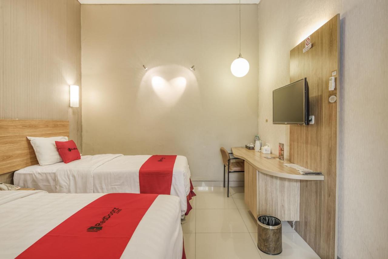 Hotel Reddoorz Syariah Near Terminal 1 Juanda Airport Brebek Zewnętrze zdjęcie